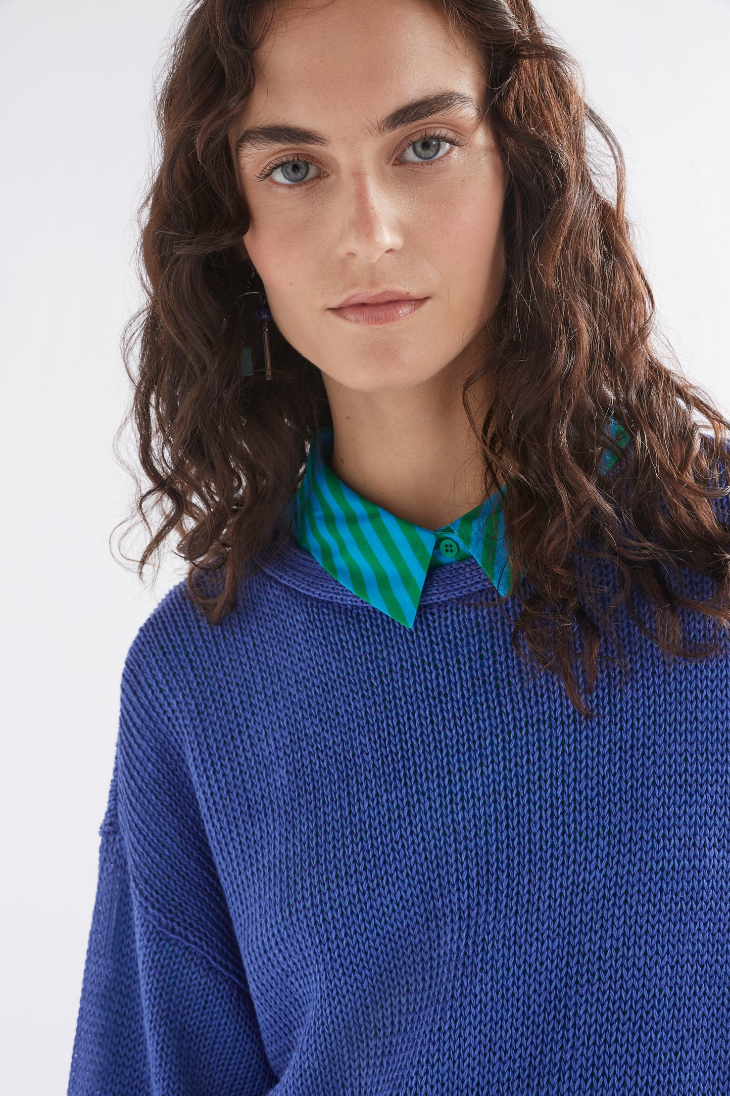 Mica Relaxed Drop Shoulder Linen Knit Sweater Model Neck Detail | ULTRAMARINE