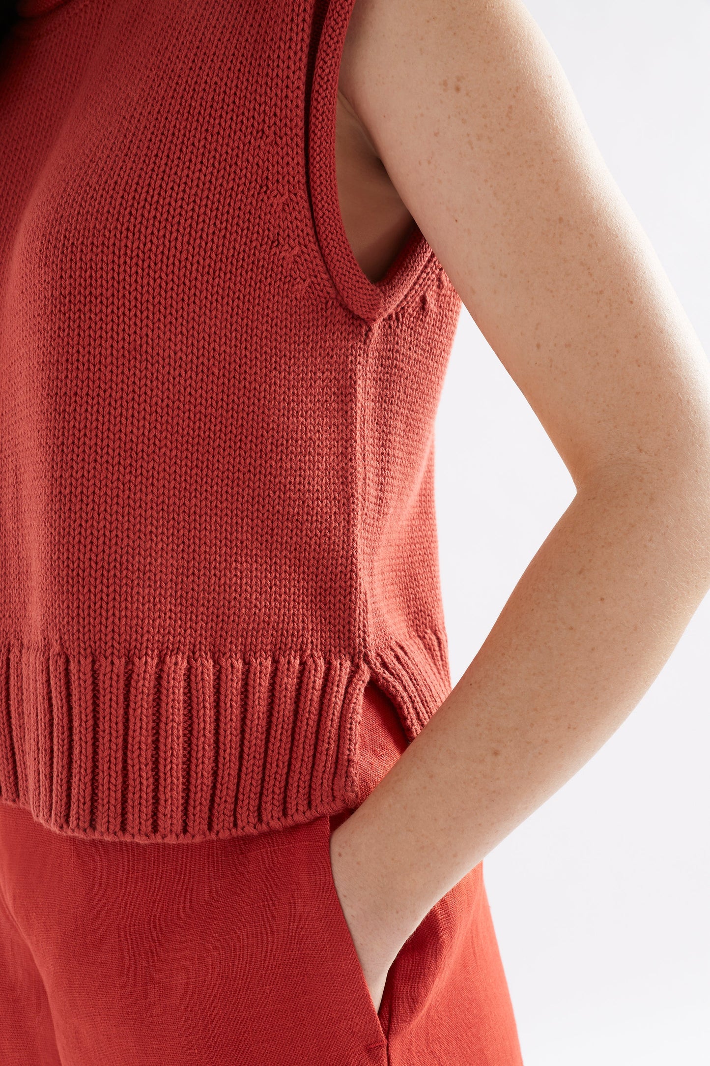 Lunel Organic Cotton Cap Sleeve Rolled Hem Cropped Vest Model Angled Side Detail | SANGRIA
