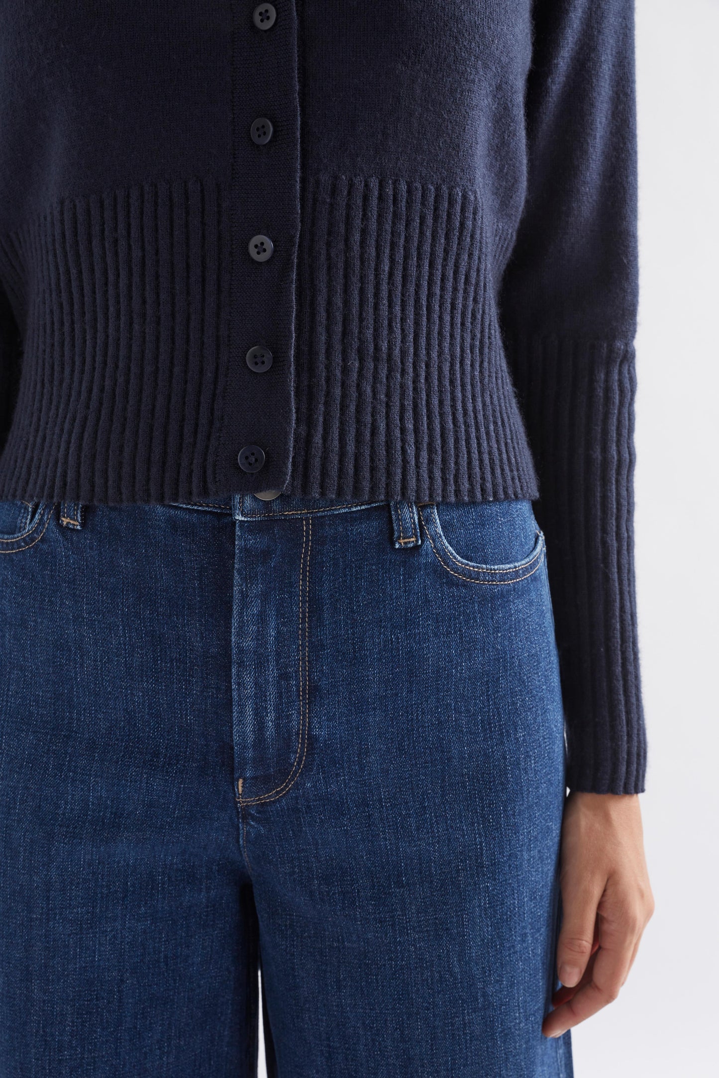 Finby Merino Round Neck Ribbed Cardigan Model Front Detail | NAVY