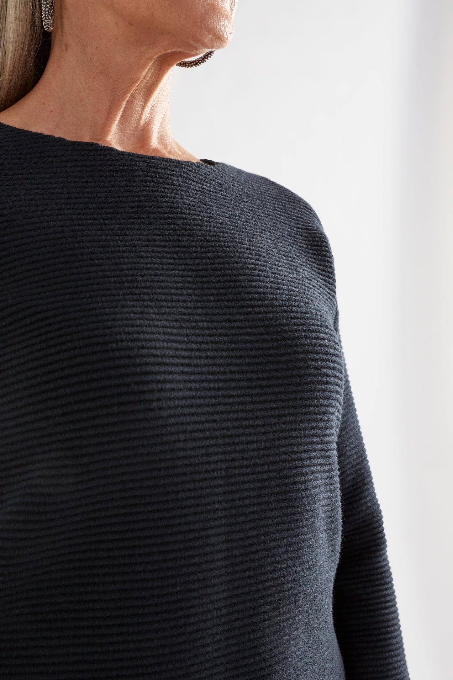 Neiu Cotton Merino Round Neck Ottoman Sweater Model Front Detail | BLACK