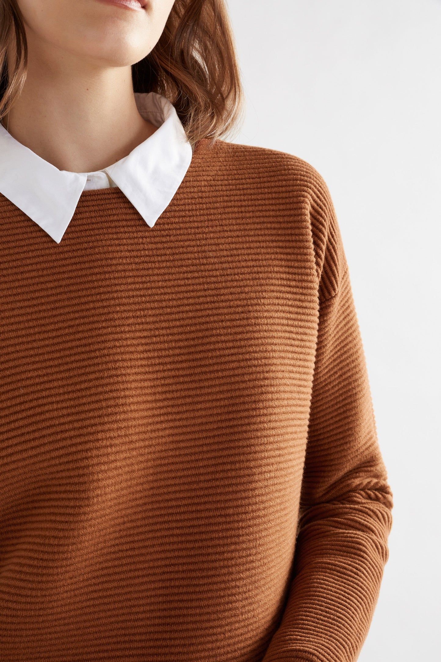 Neiu Cotton Merino Round Neck Ottoman Sweater Model Front detail | COPPER