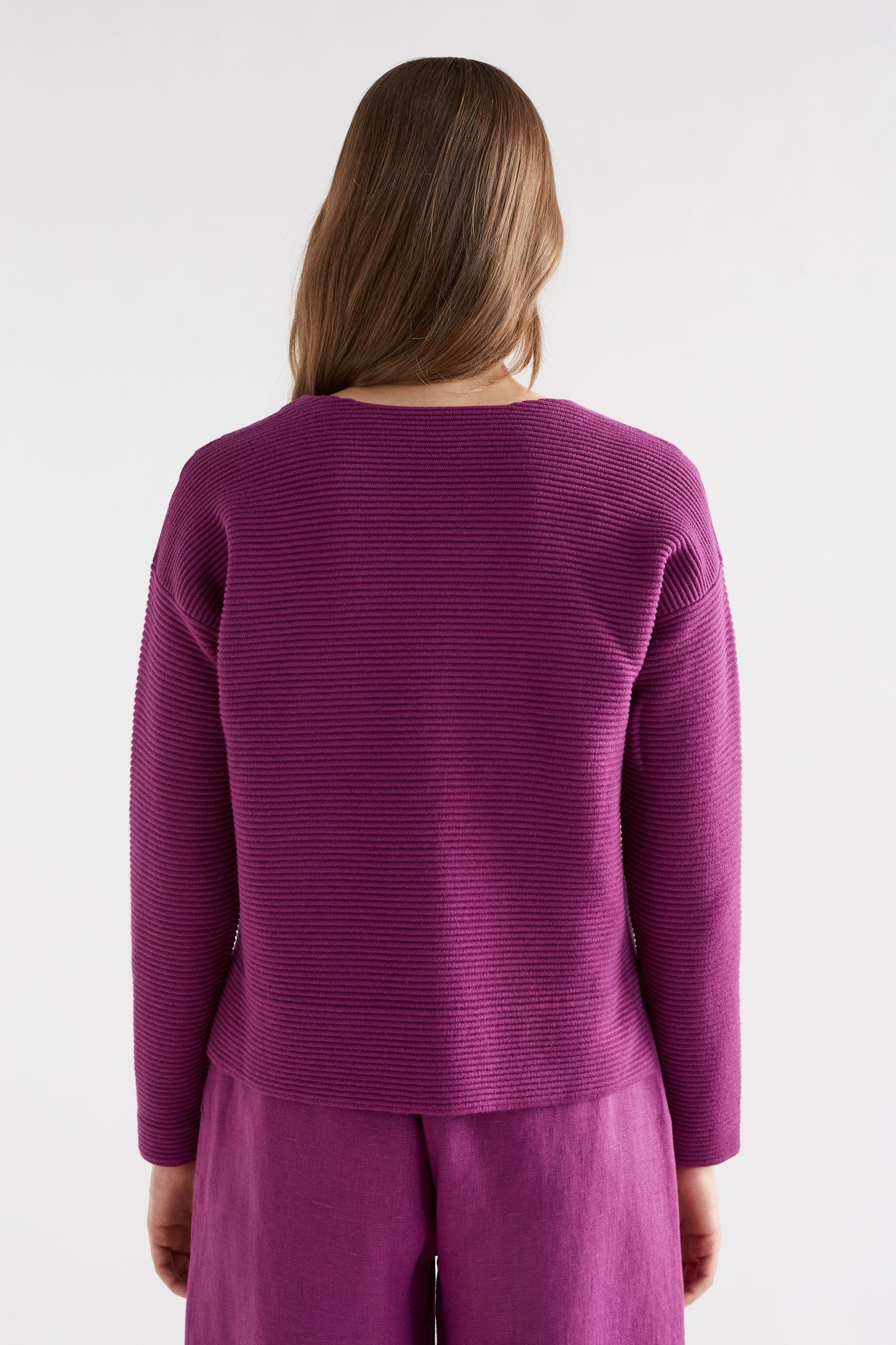 Neiu Cotton Merino Round Neck Ottoman Sweater Model Back | MAGENTA