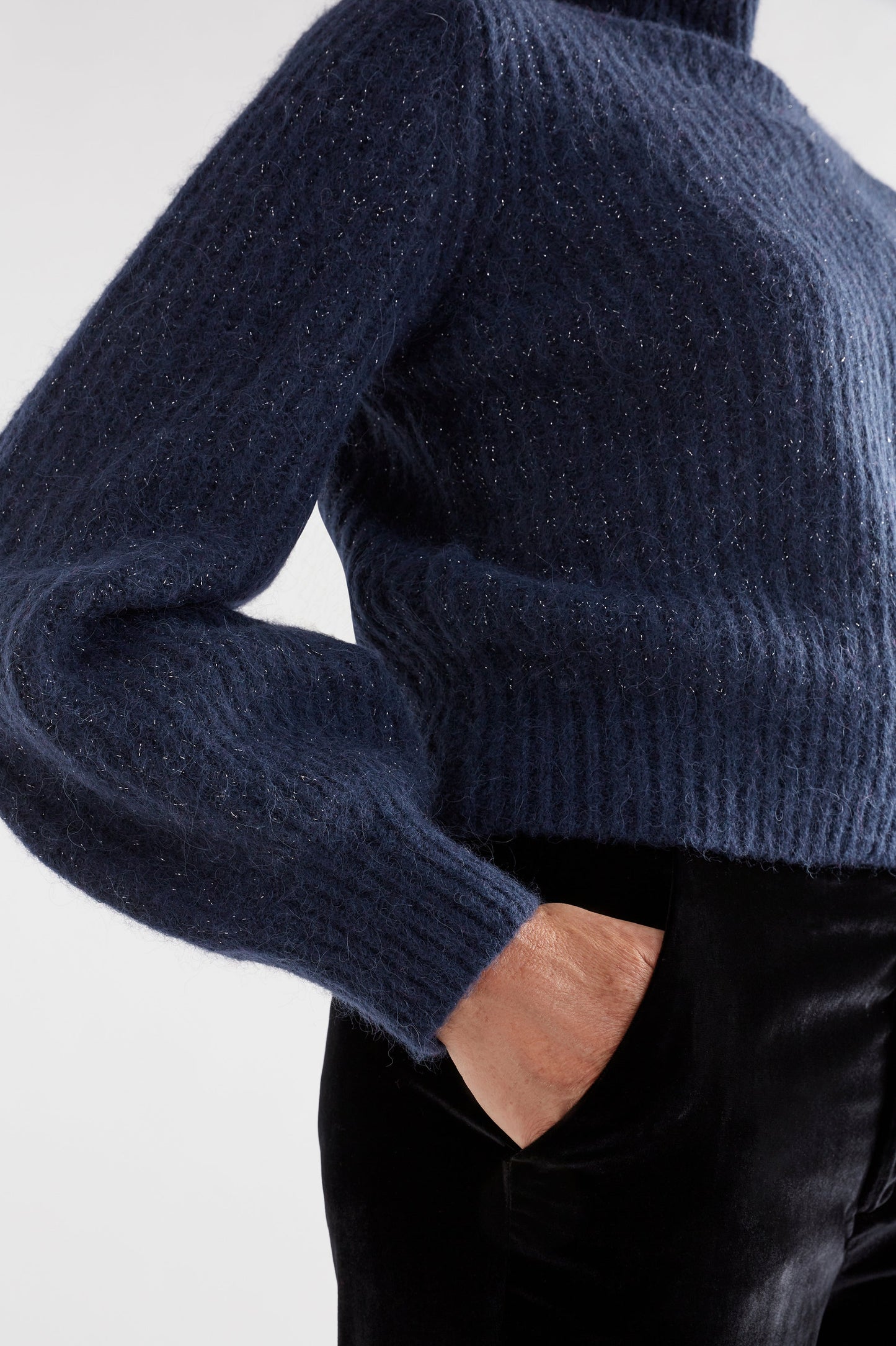 Kaanto Puff Sleeve Cropped Ribbed Turtle Neck Sweater Model Sleeve Detail | NAVY