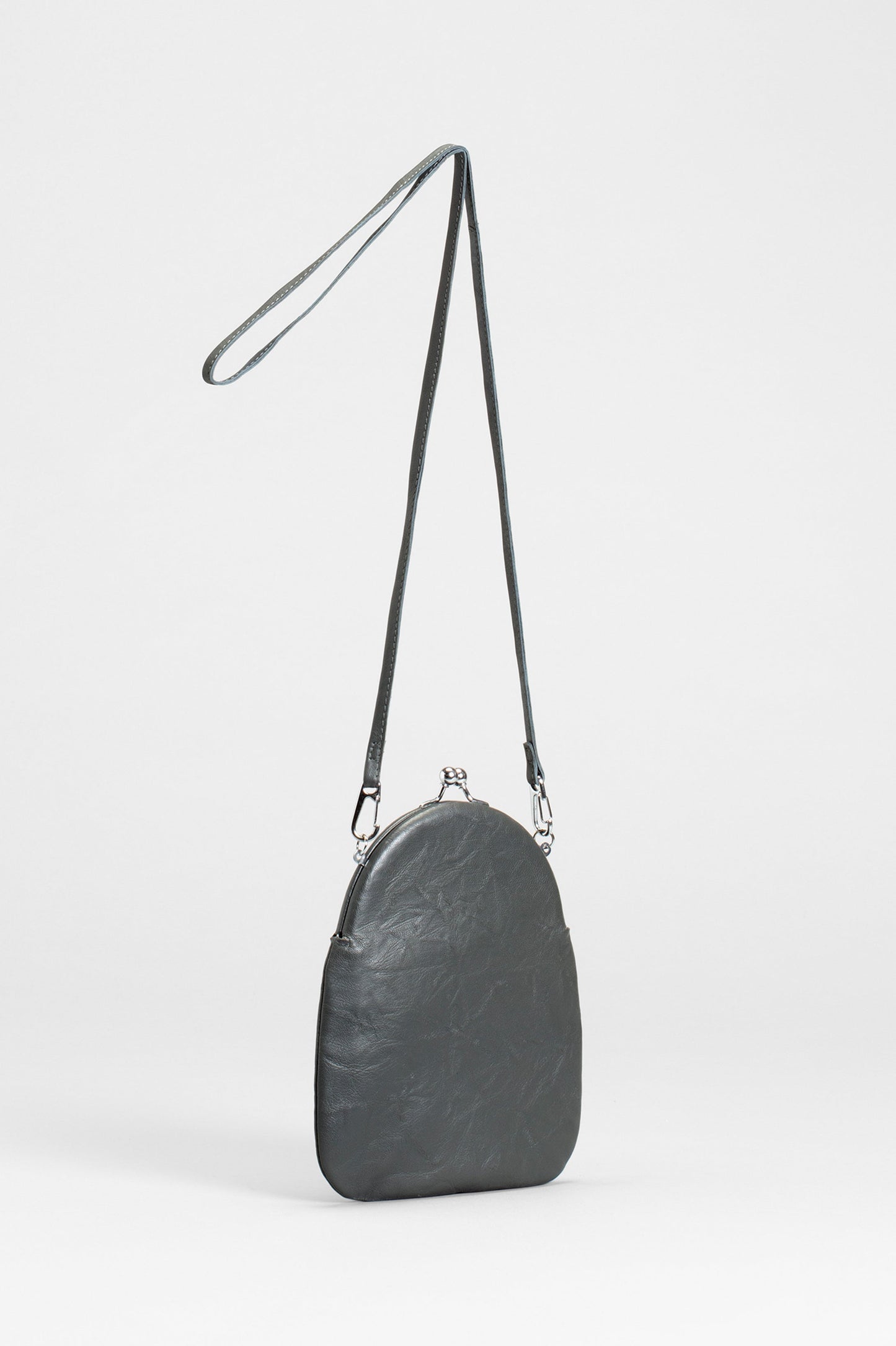 Senja Remnant Leather Cross-body Clip Purse Front | CHARCOAL