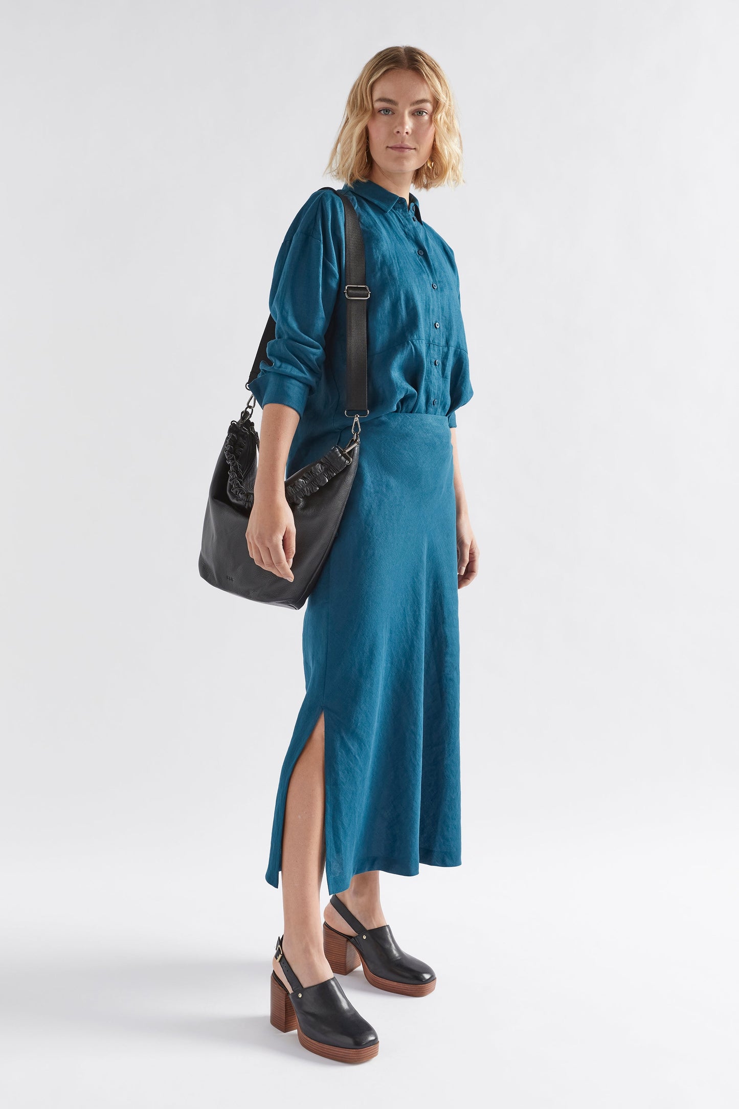 Miri Mid Size Slouch Leather Bag Model full body| BLACK