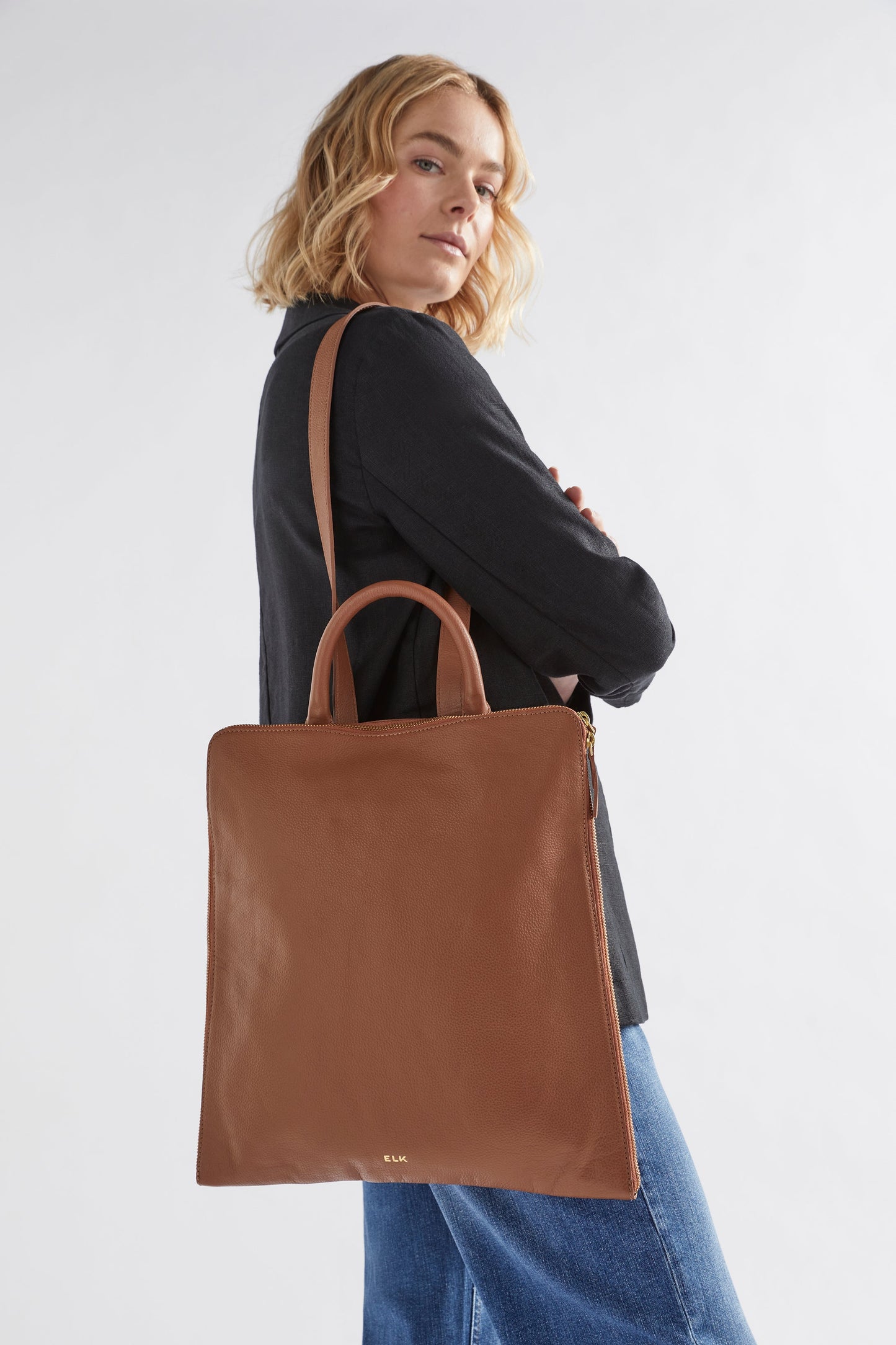Sindal Minimalistic Leather Backpack As tote TAN