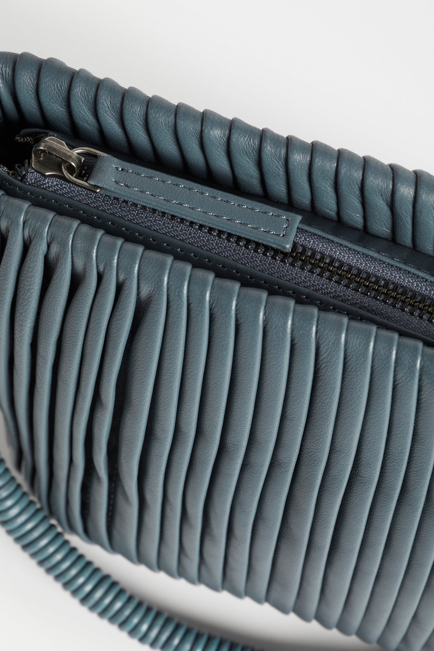 Oda Small Cross Body Pleated Leather Bag Detail | STORM BLUE