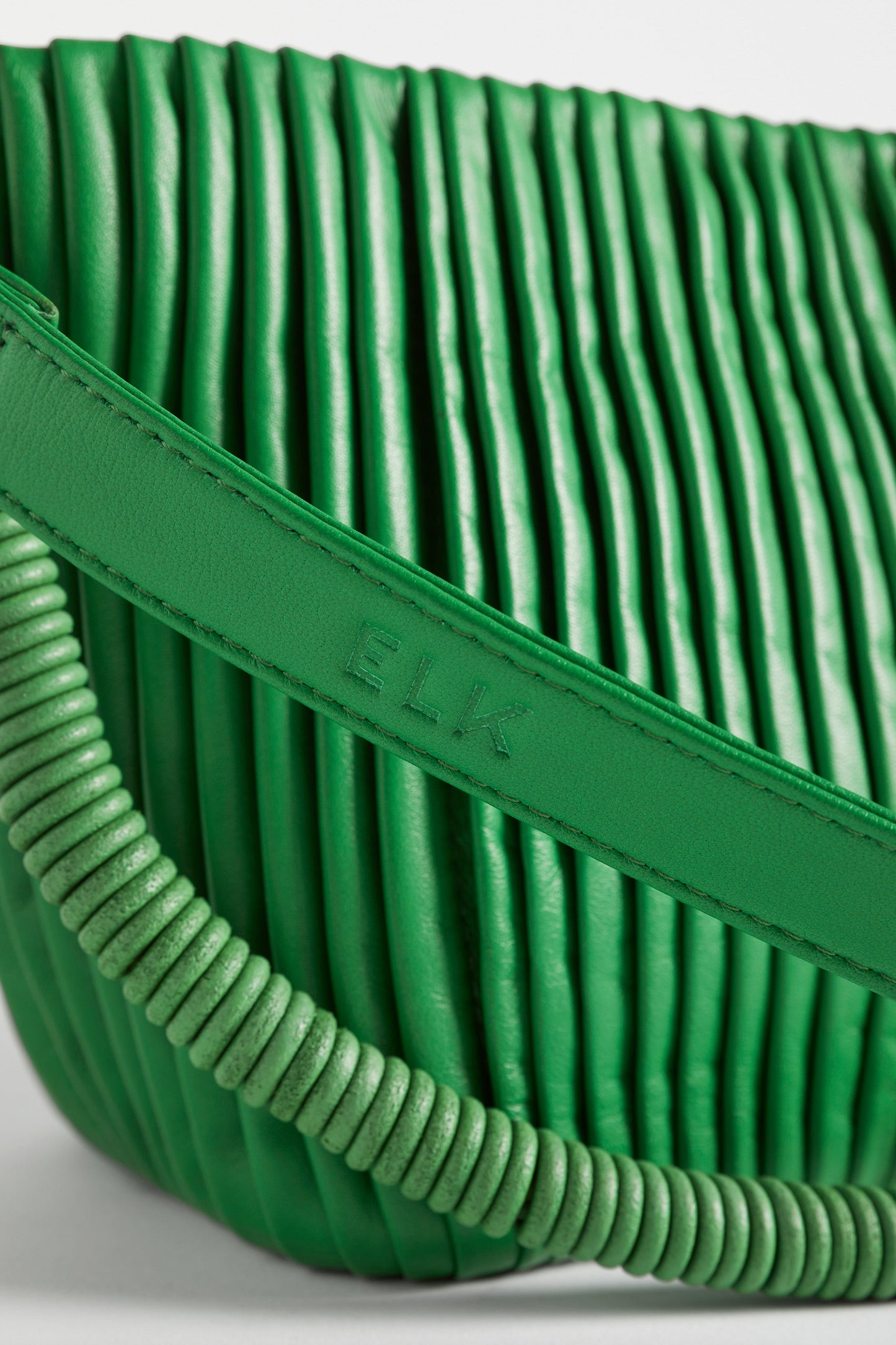 Oda Small Cross Body Pleated Leather Bag Detail | BRIGHT GREEN