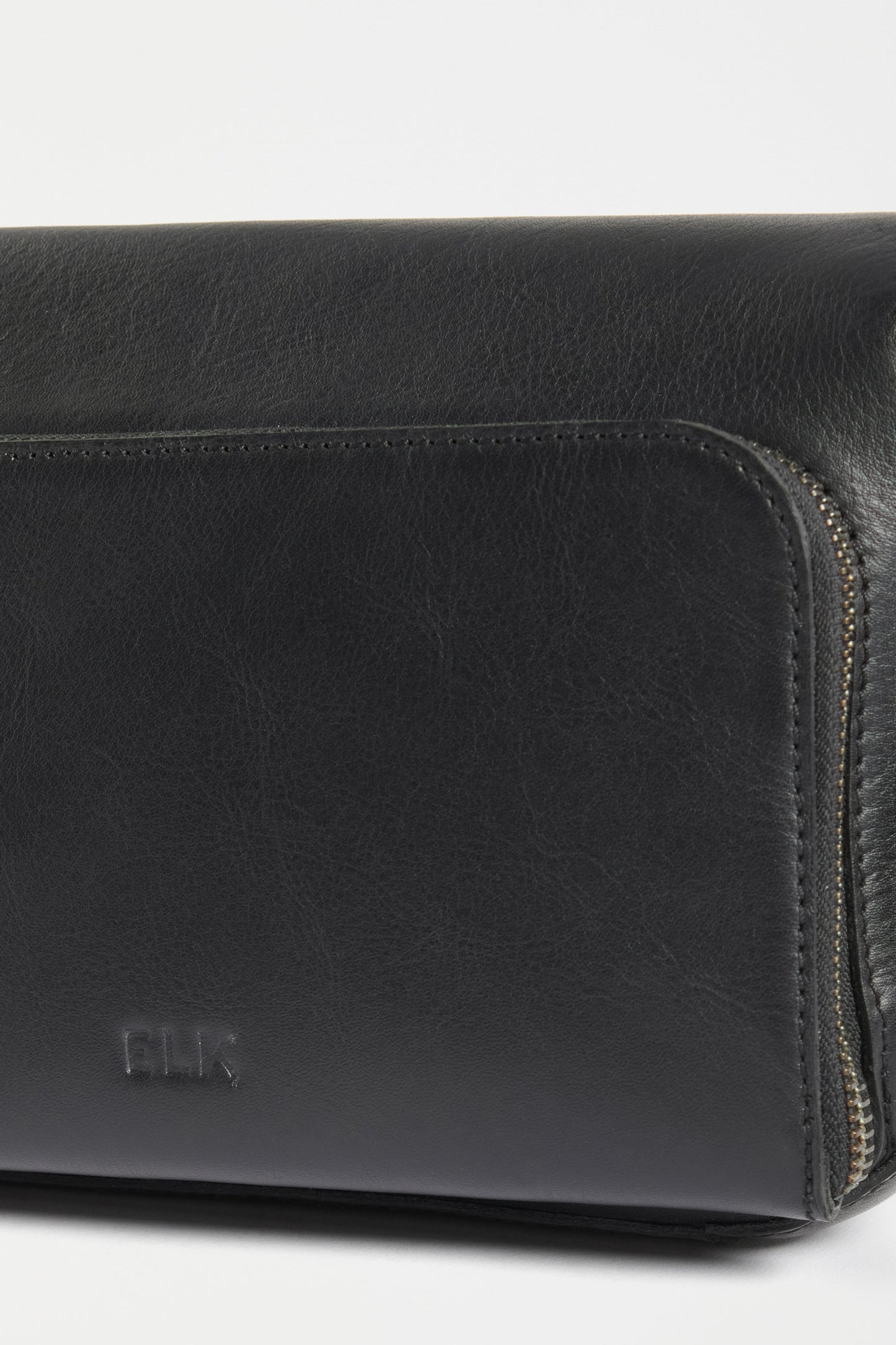 Turer Small Leather Crossbody Bag detail | BLACK