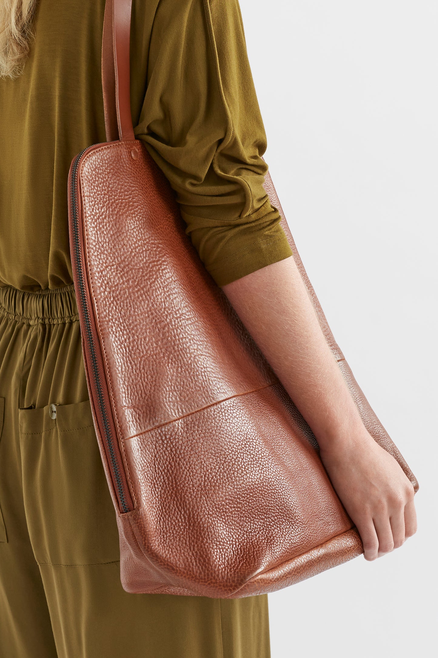 Arien Zip Up Leather Carry-All Bag detail | Tan