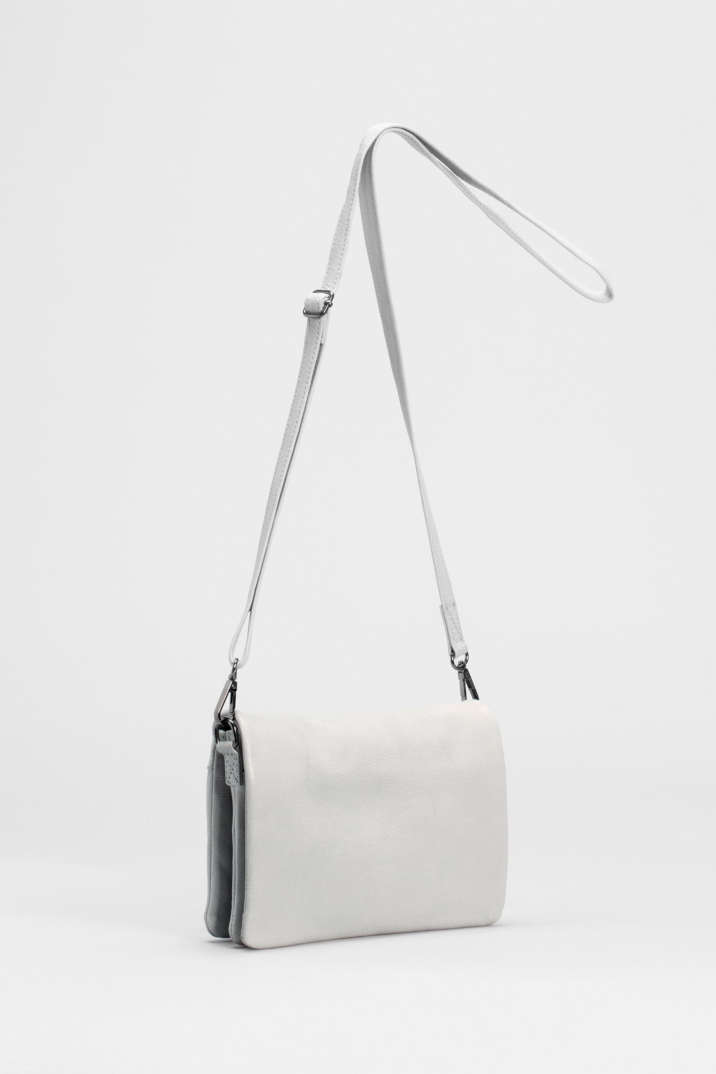 Innset Small Bag Front | Cloud
