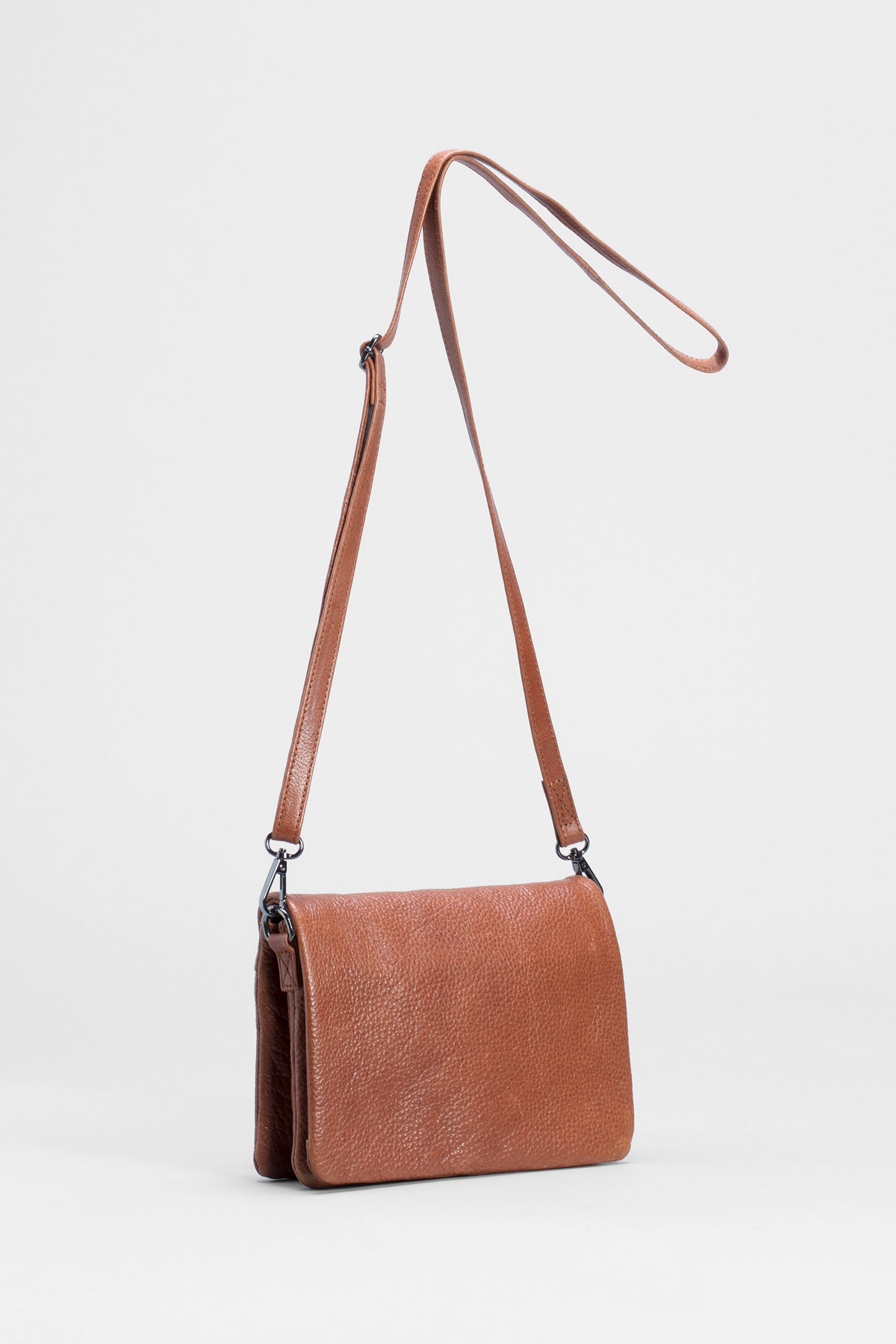 Innset Small Bag Front | Tan