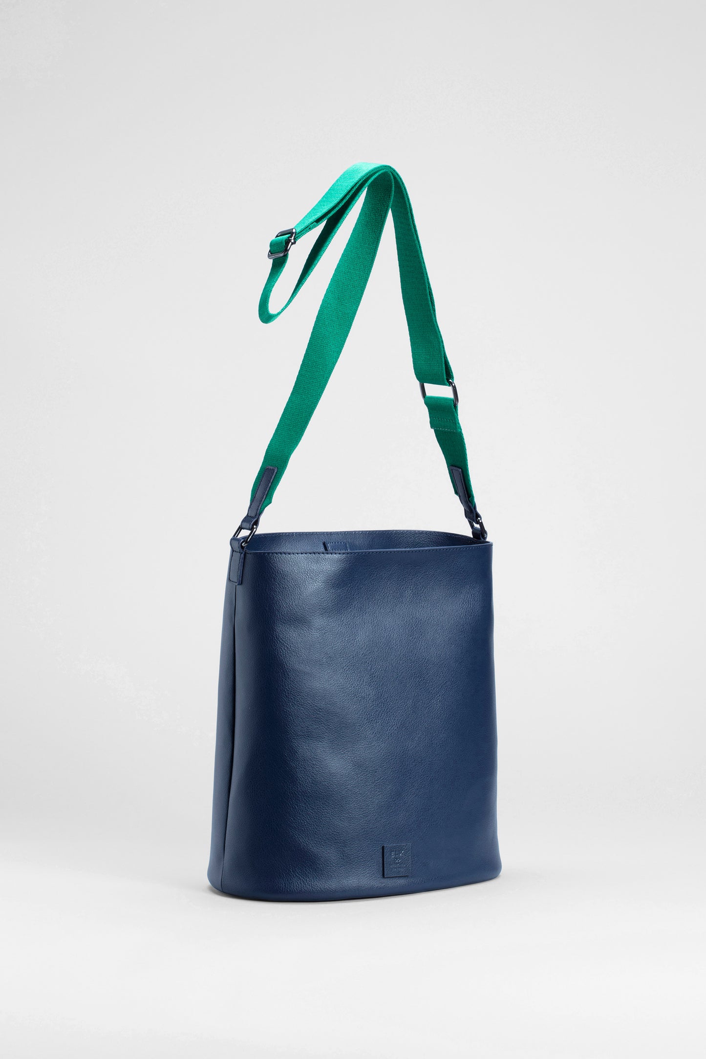 Leni Recycled Leather Large Bag Back | Navy / Green