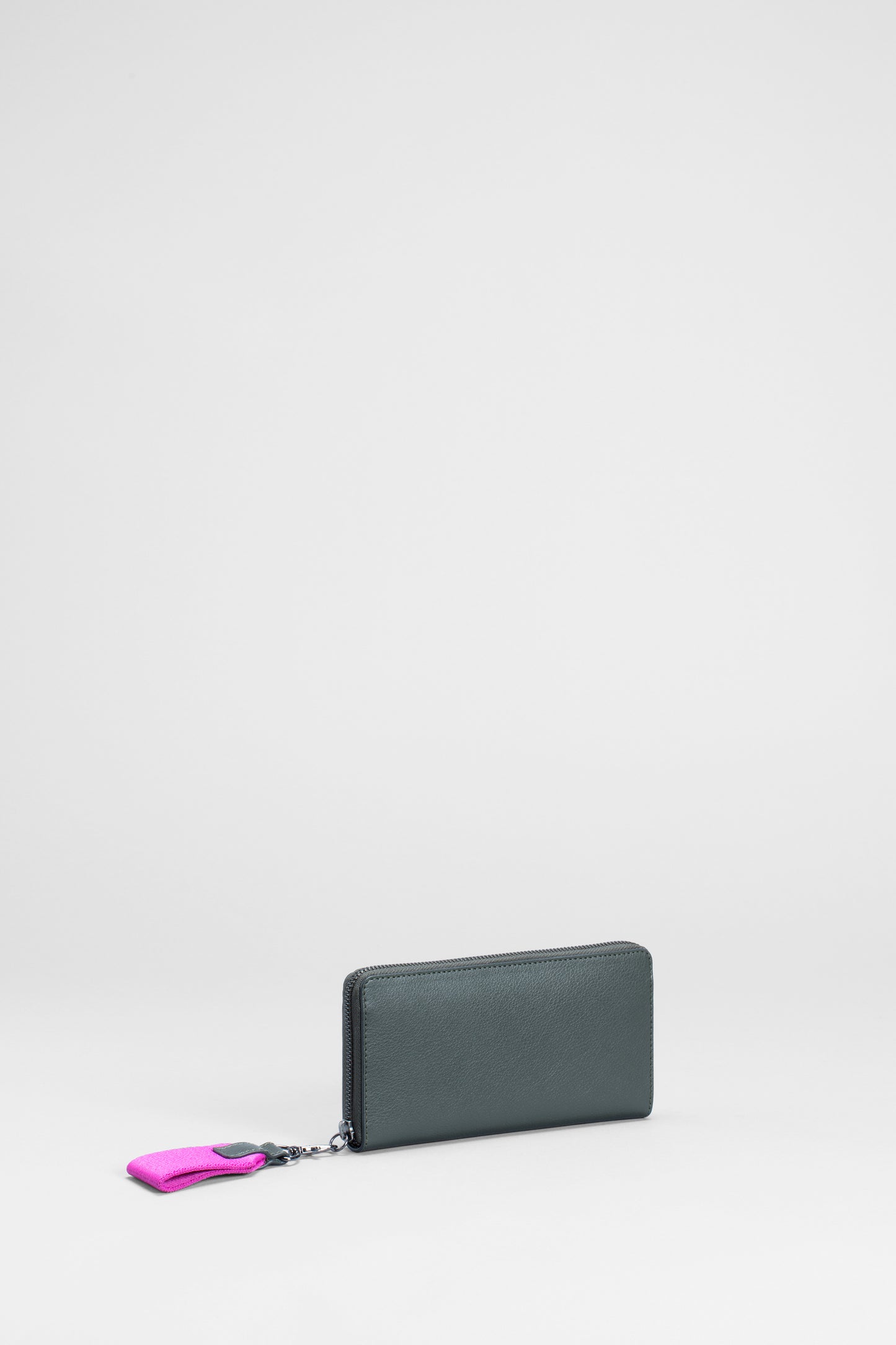 Leni Recycled Leather Wallet Front | Olive