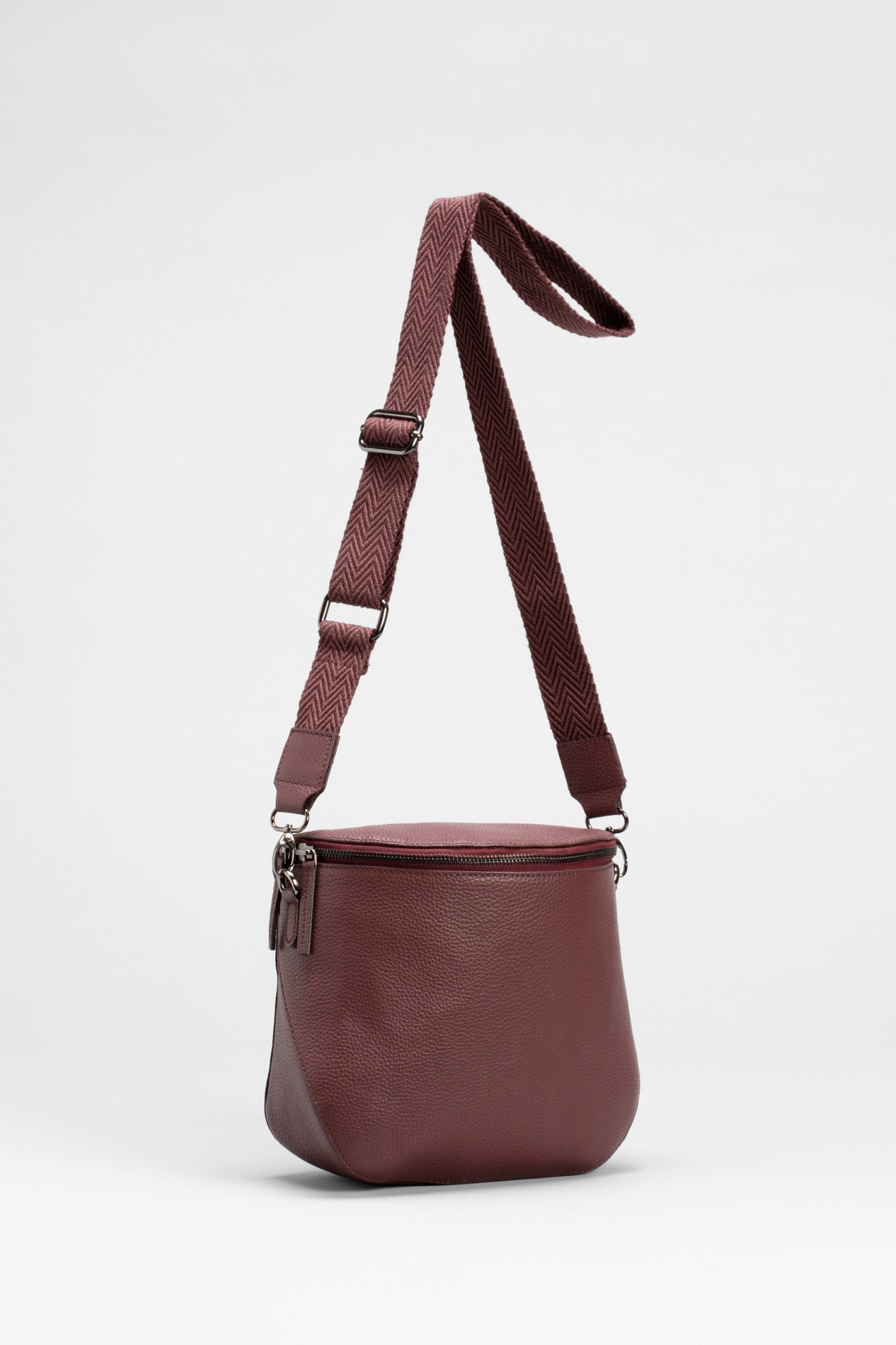 Gera Remnant Leather Cross Body Bucket Bag Front WINE