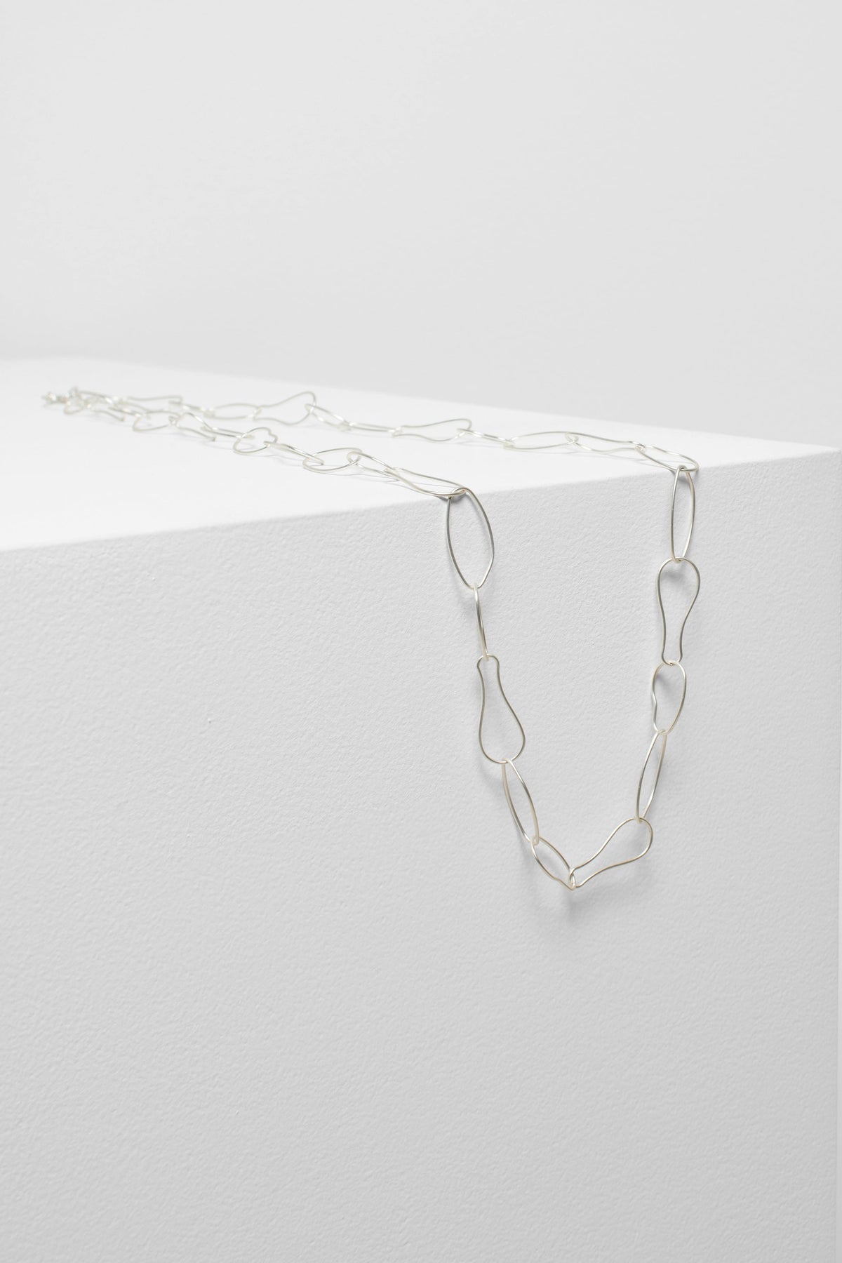 Niika Fine Organic Shaped Chain Coated Metal Necklace | SILVER