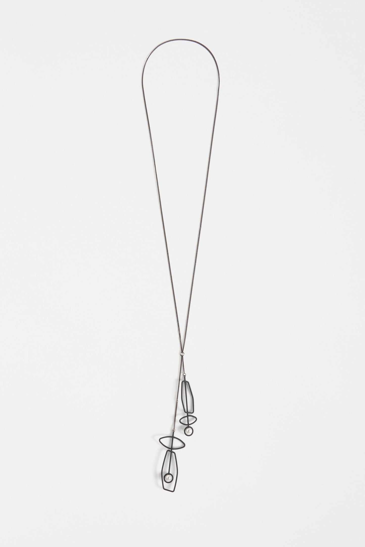 Silma Long Chain Necklace with Geometric Wire and Pearl Pendant BLACK
