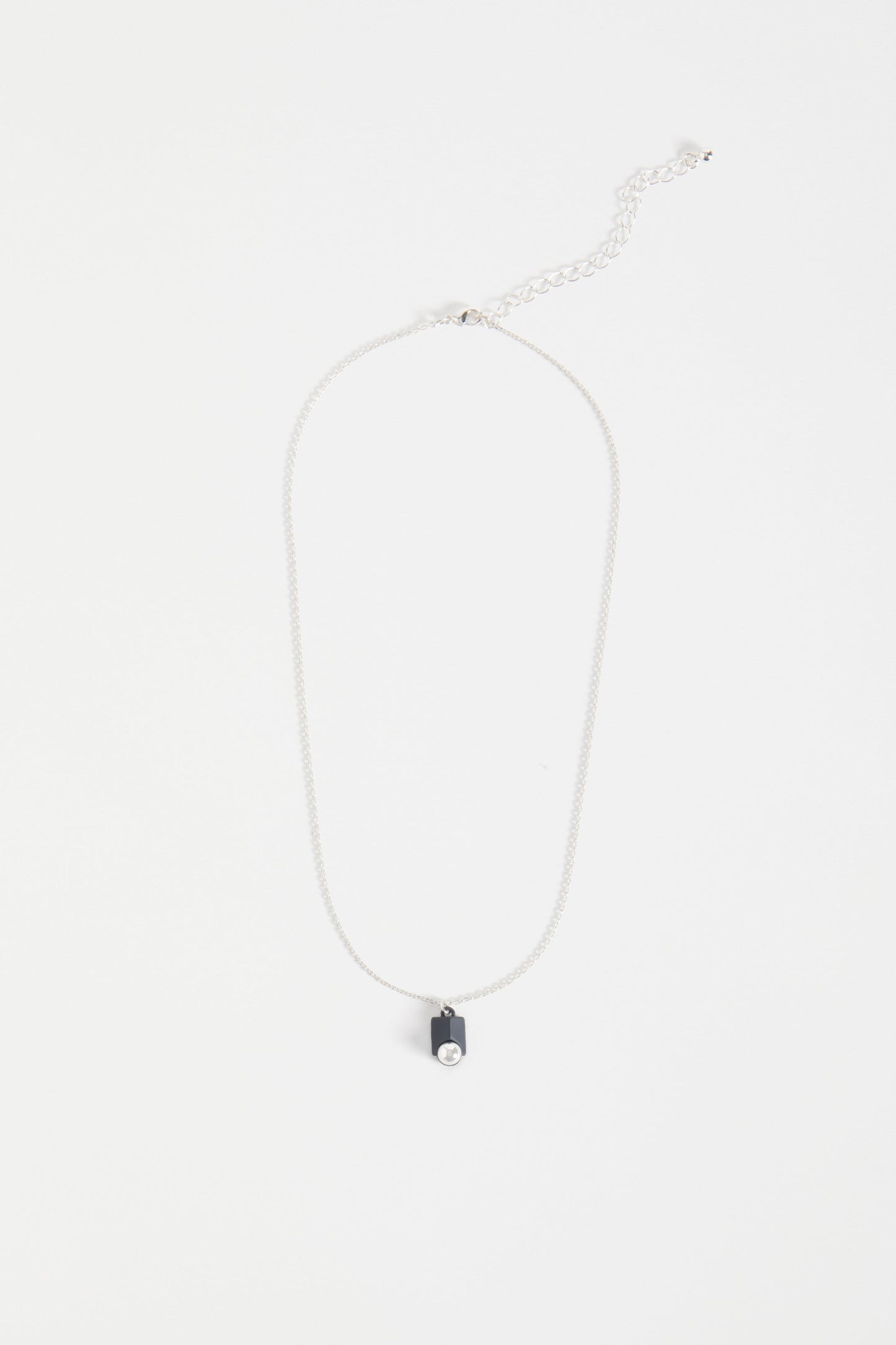 Dott Fine Chain Pendant Necklace | CARBON