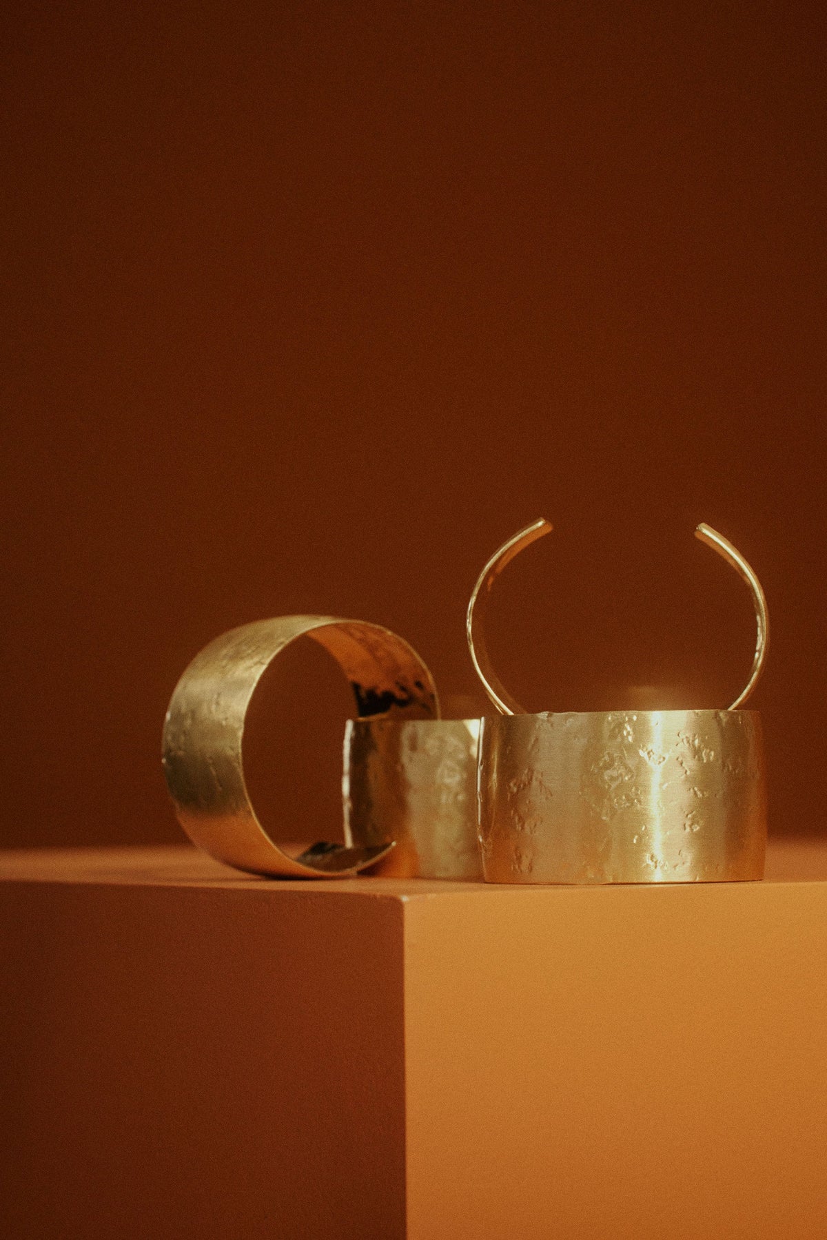 Gilda Hammered Adjustable Cuff Bangle Campaign | GOLD