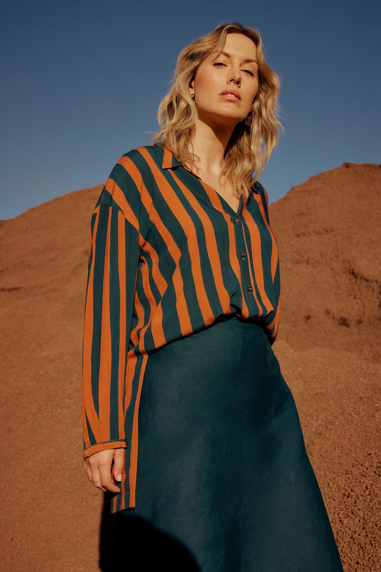 Tilbe Silky Striped Long Shirt Campaign Model 2 | BRONZE TEAL PAINT STRIPE