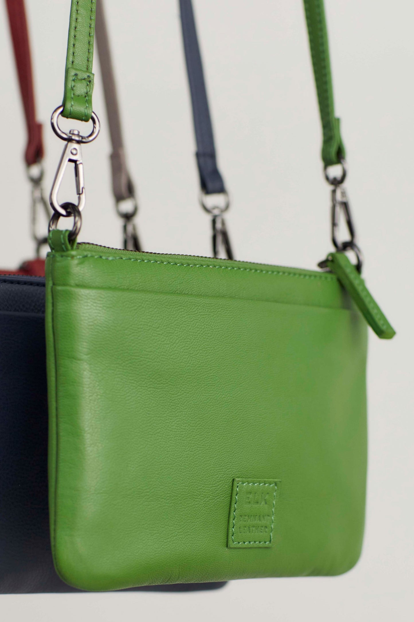 Dai remnant Leather Small Removable Strap Shoulder Bag detail | GRASS GREEN